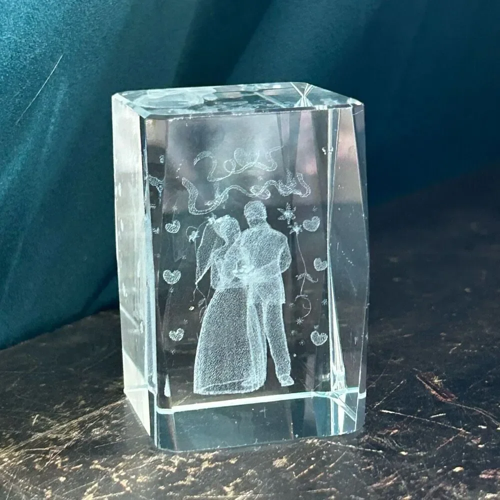 3D Laser-Etched Crystal Clear Paperweight Wedding Couple Doves Bride & Groom